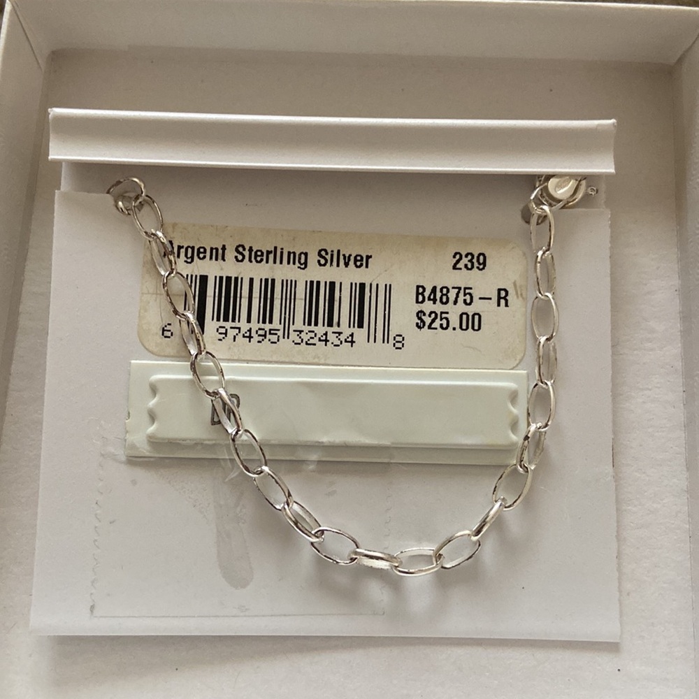 Letter R bracelet - Picture 2 of 2